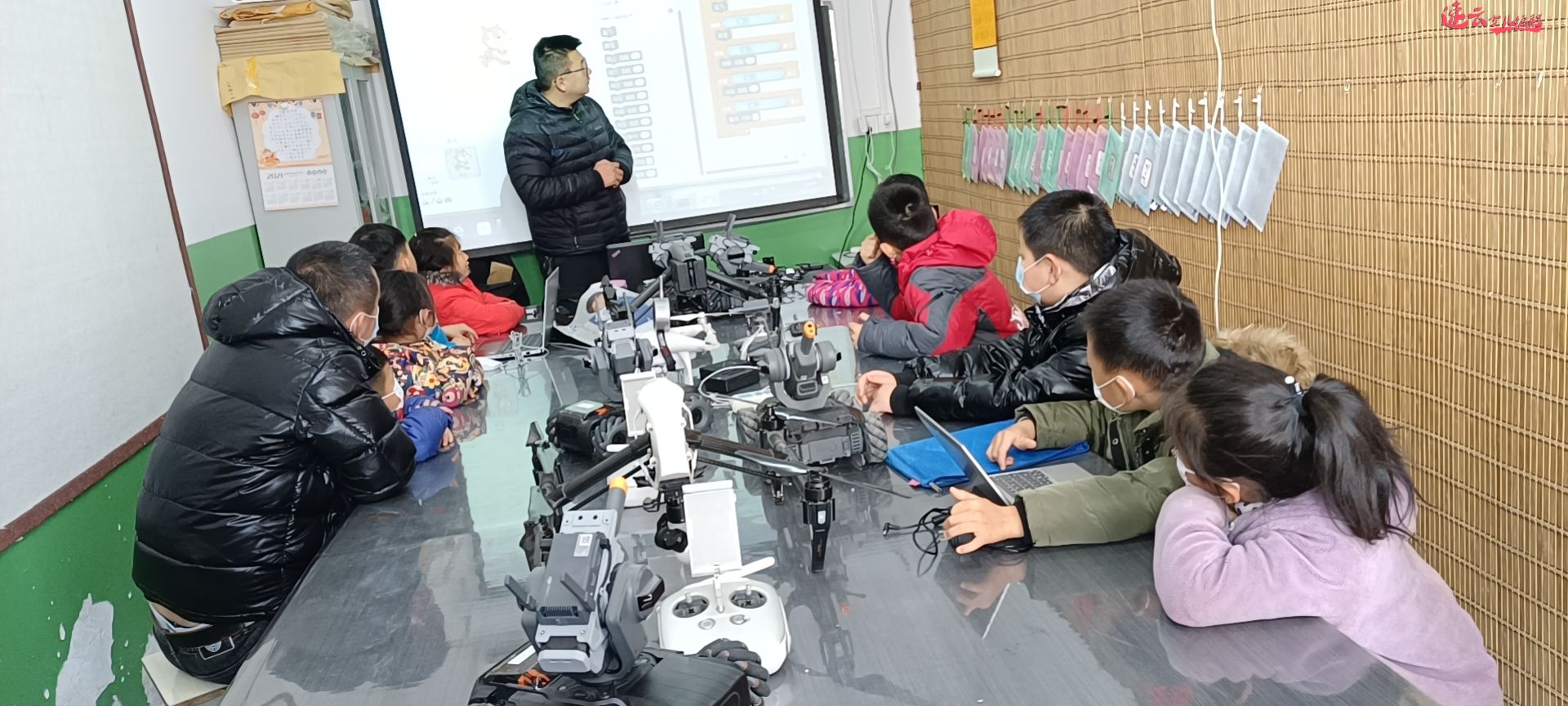 济南少儿编程：为什么说孩子学习少儿编程势在必行呢？~山东少儿编程~少儿编程(图1)